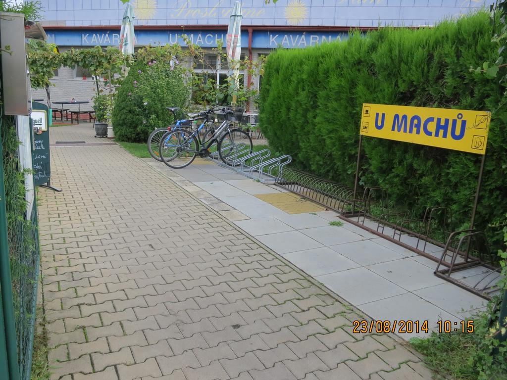 Penzion U Splavu Břeclav المظهر الخارجي الصورة